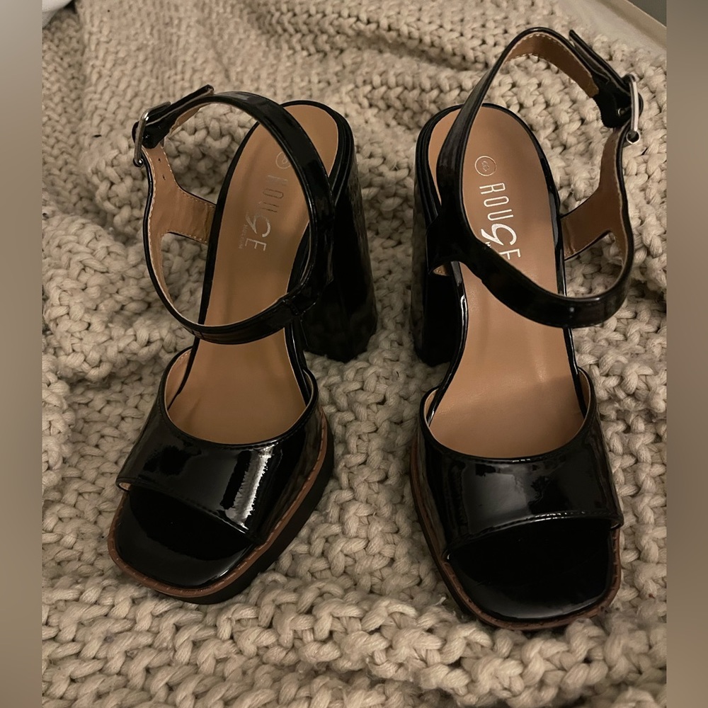 Black wedge heels